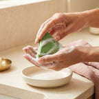 Mousse crémeuse du shampoing solide aux plantes ELINPARIS